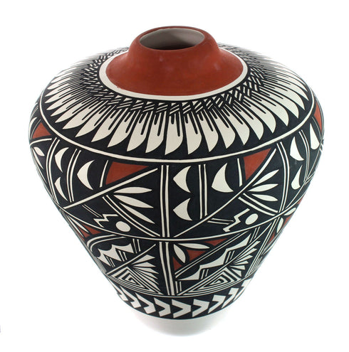 Hand Crafted Native American Acoma Pottery By Artist Kuhaya Concho JX130393